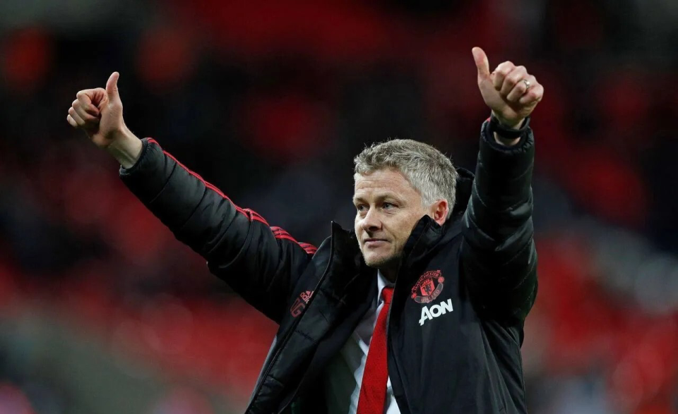 开云体育官网-52岁索帅愿时隔4年回曼联救火！不在乎合同长度，曾率队获英超第2