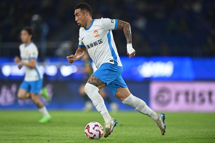 开云体育下载-戴维森代表中国俱乐部职业赛事出场100次，三镇66场西海岸34场